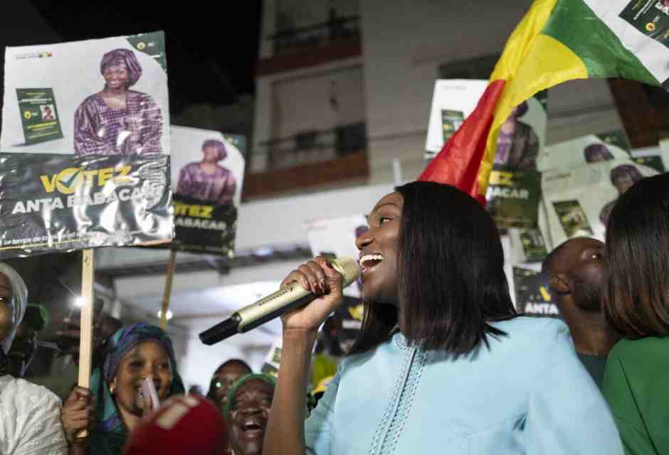 Tra proteste, sospensioni e scarcerazioni domenica il Senegal va al voto