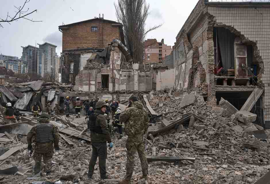 La Russia ha ripreso a bombardare a tappeto tutta l'Ucraina. L'attacco a Kyiv