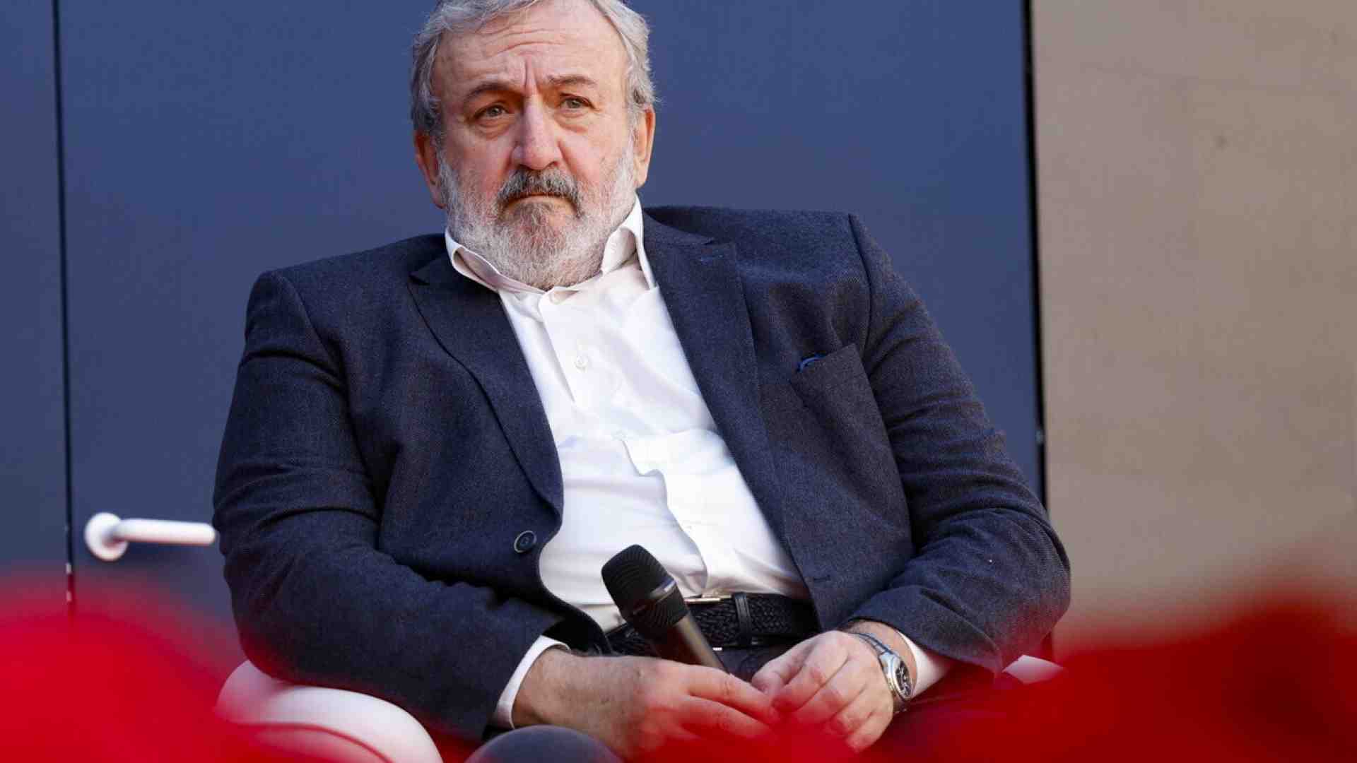 Prima che politico, Emiliano è magistrato: Csm, batti un colpo!