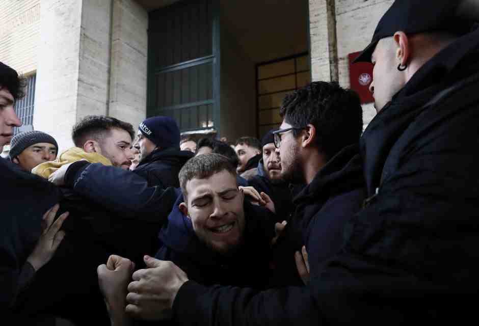 Alla Sapienza proteste contro Israele. La ministra Bernini: "Azioni squalificanti"