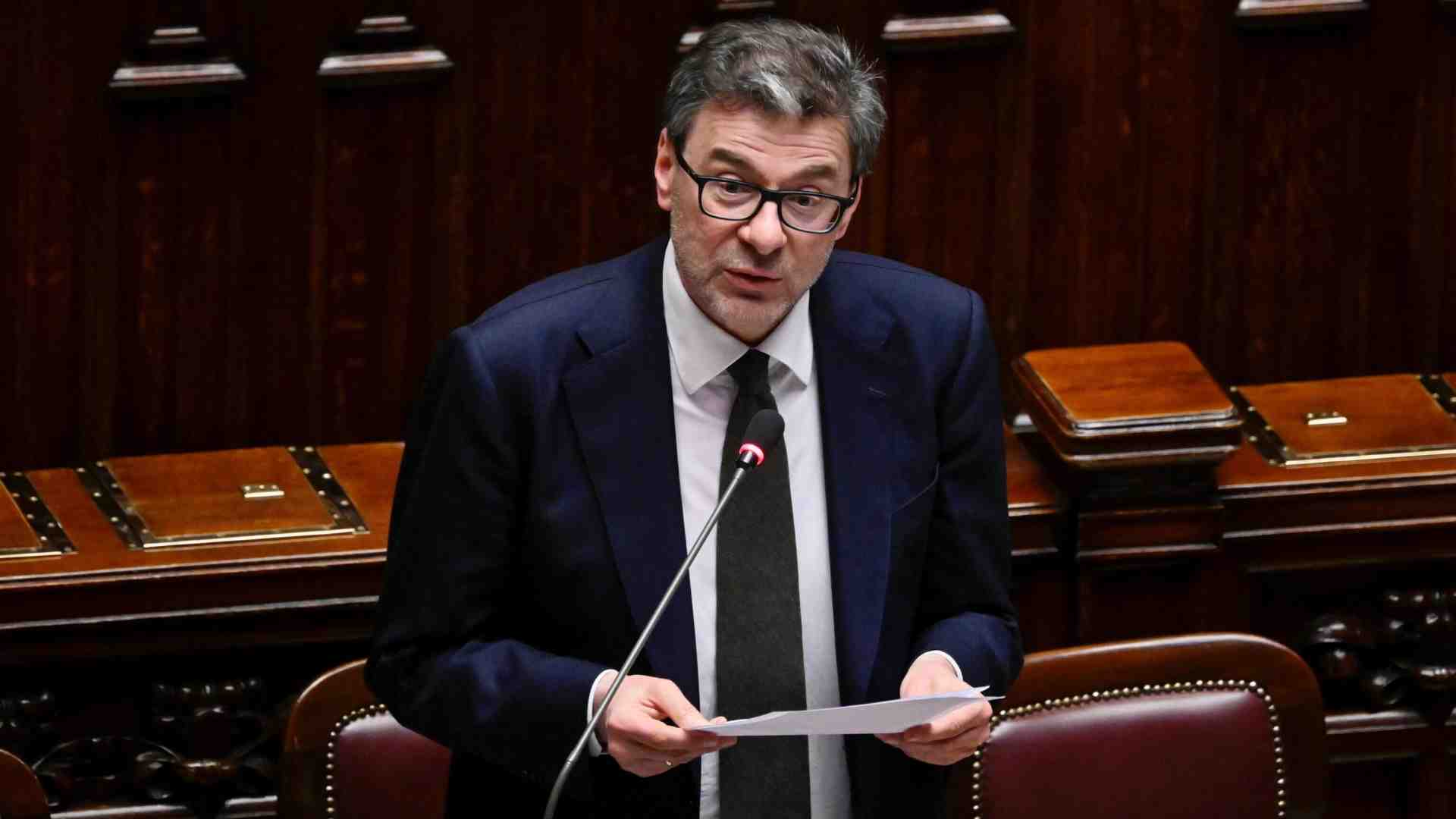 Giorgetti: "Nessun potere del Mef nell'eventuale cessione dell'Agi ad Angelucci"