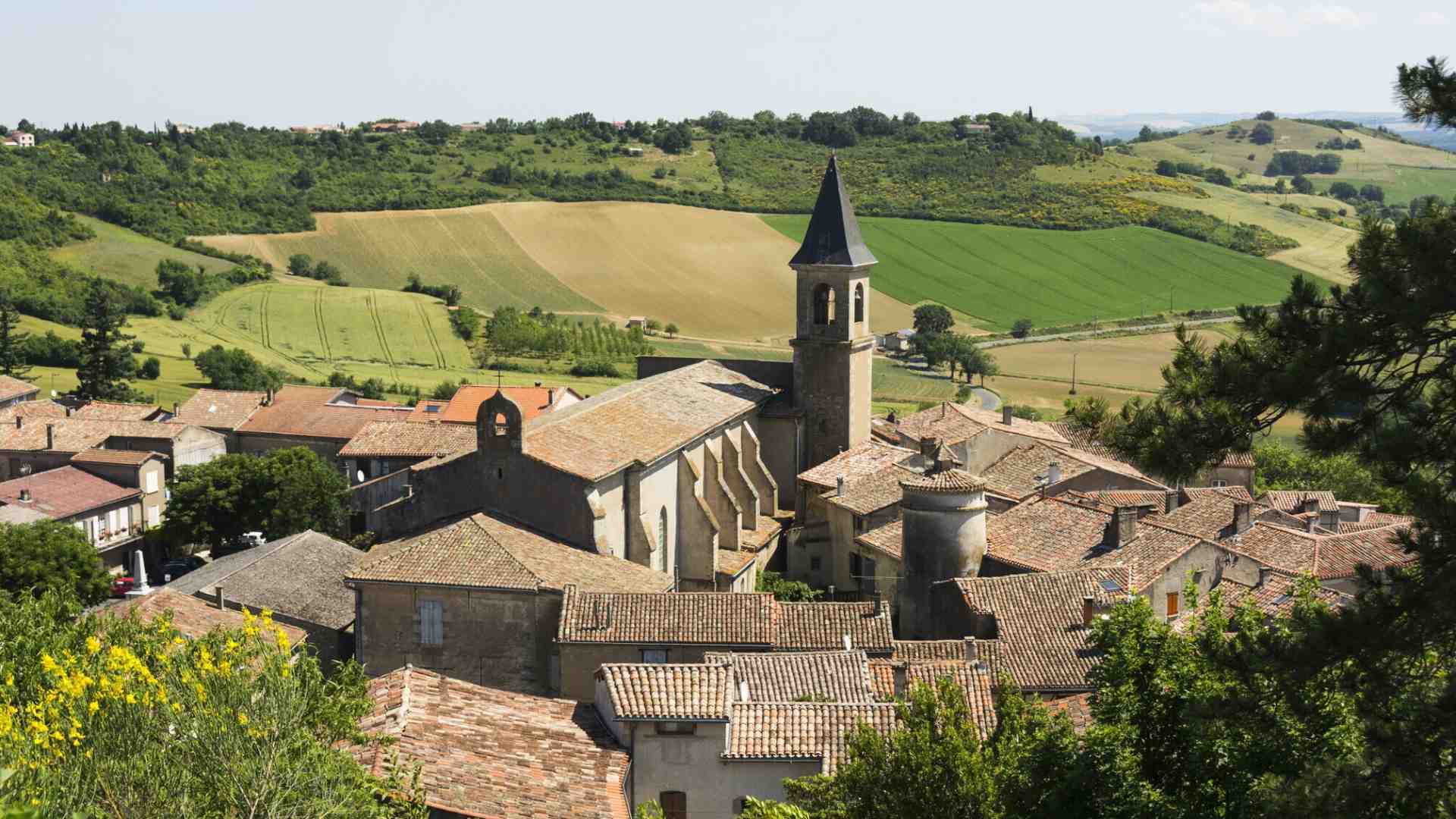 Il paese dei campanili dove bambini e ragazzi non mettono più piede in chiesa
