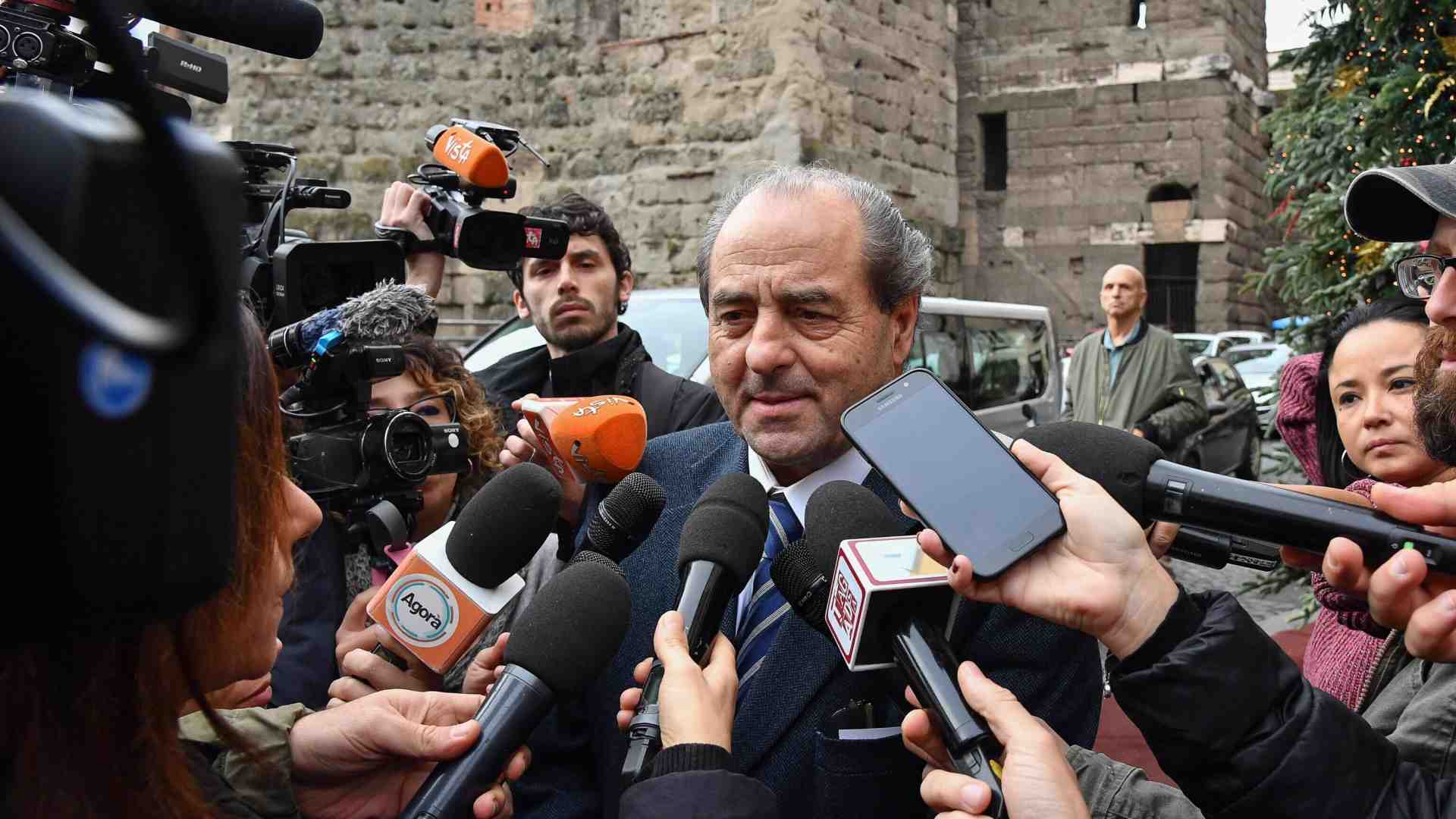 Di Pietro: "Decaro lasci fare gli ispettori, Emiliano si è comportato da sceriffo"