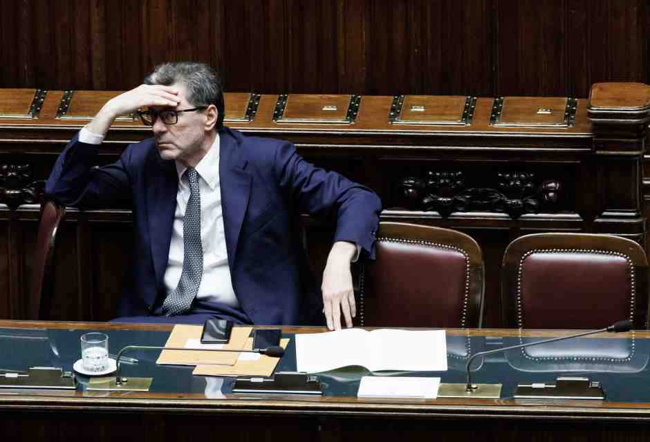 Tutte le acrobazie di Giorgetti per arginare il Superbonus