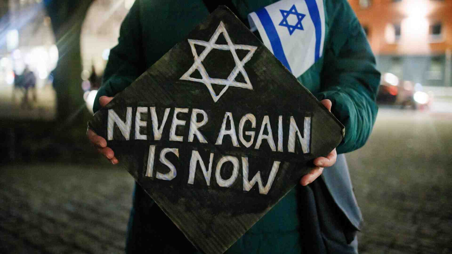 Rispettare gli ebrei per essere tedeschi