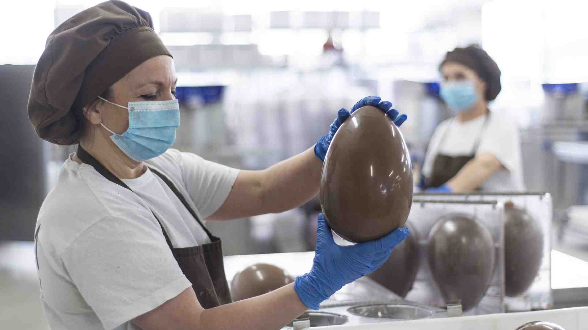 A Pasqua non rinunciamo alle uova di cioccolato, nonostante il prezzo stellare del cacao