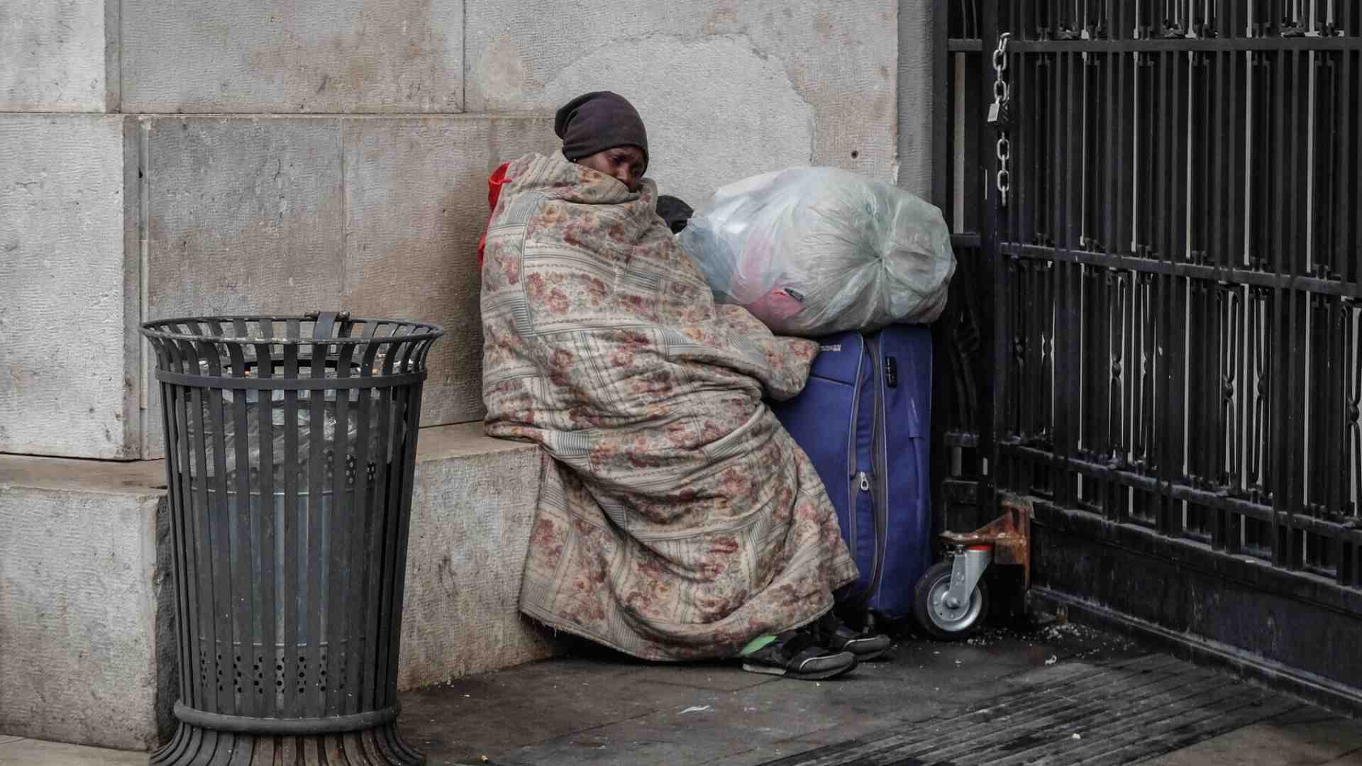 La povertà cresce molto di più al nord, ma nessuno se ne accorge