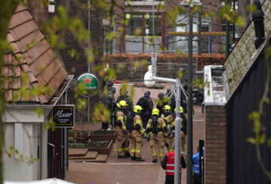 L'uomo che ha preso in ostaggio diverse persone nei Paesi Bassi si è arreso