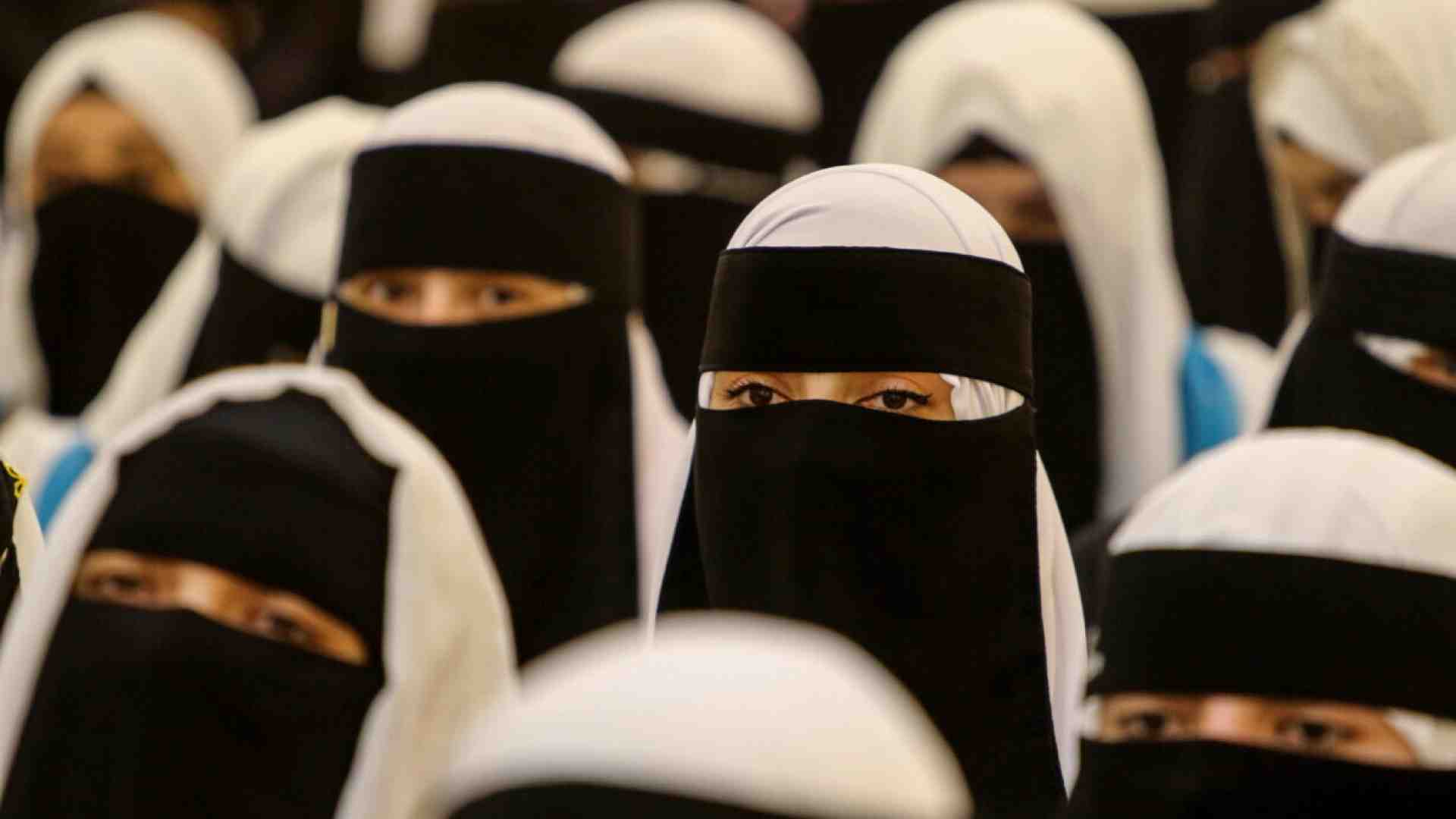 Le dittature (imperialiste o islamiste) e le loro vittime di comodo. La promessa talebana alle donne