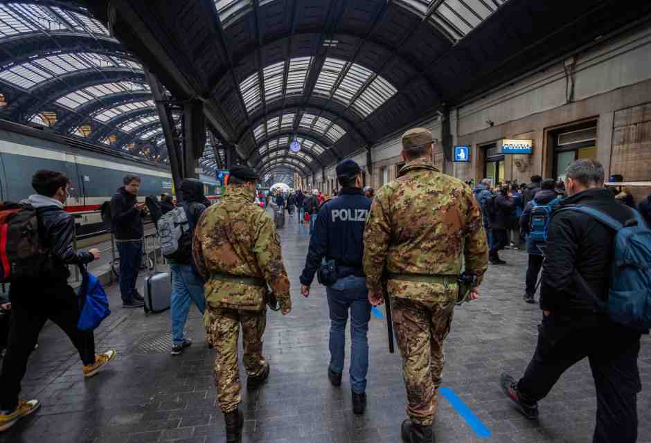 Radicalizzazione e terrorismo: chi sono i 47 clandestini espulsi dall'Italia dopo il 7 ottobre