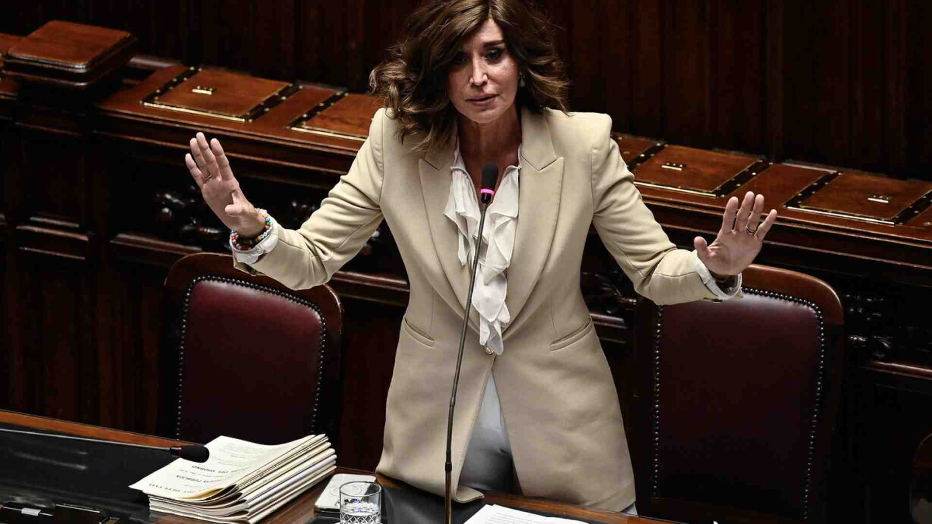 Bernini contro il boicottaggio a Israele: "Gli accordi con gli atenei sono canali di dialogo"