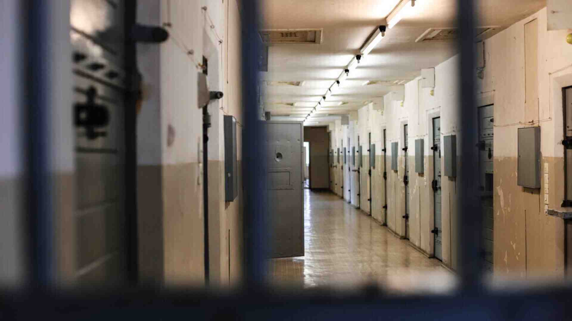 Il Comitato europeo contro la tortura è in Italia per visitare le carceri (che scoppiano di detenuti)