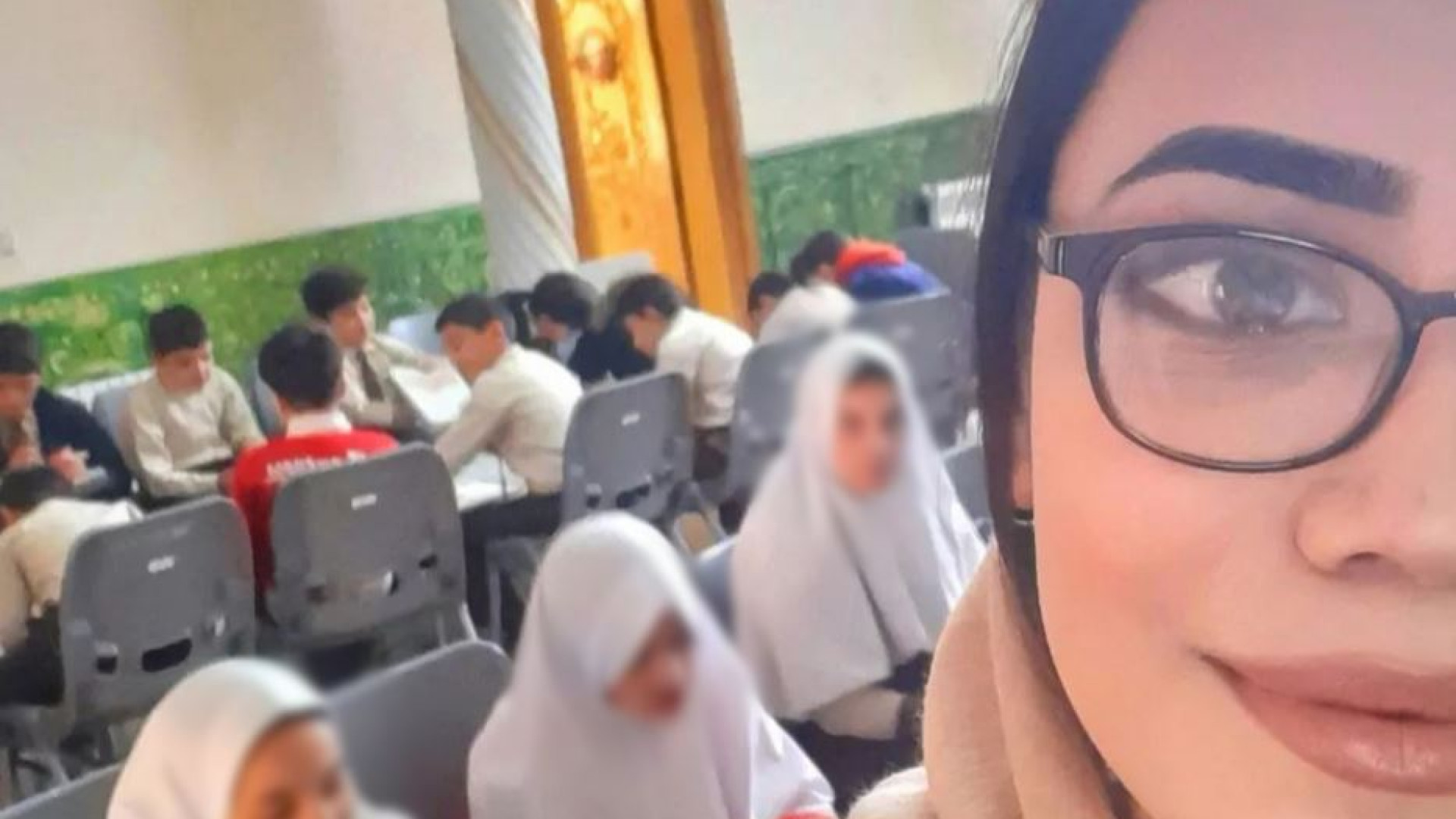 Chi è Darya, la rifugiata afghana che ha disegnato le #donneperlapace