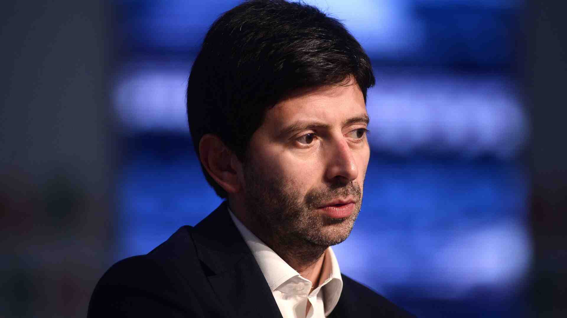 L’aggressione dei no vax a Speranza è uno schifo