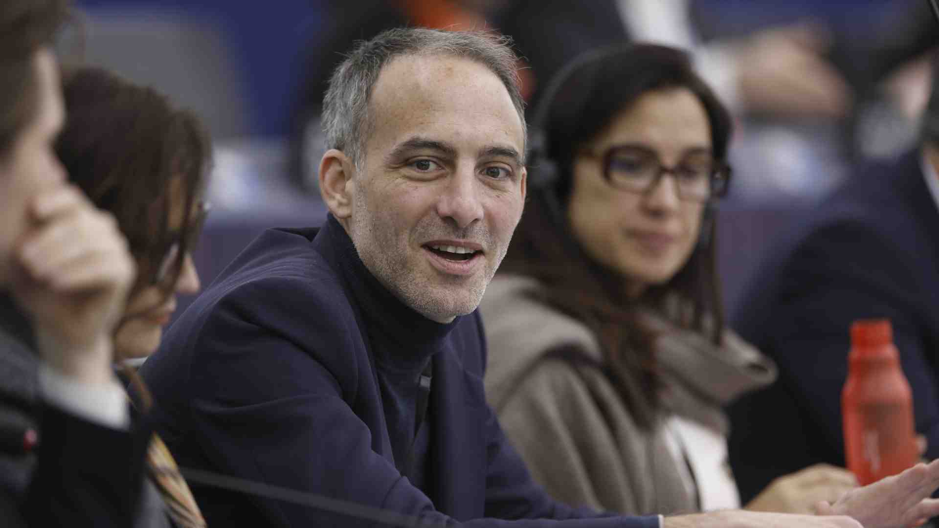 La linea Glucksmann in Francia funziona, e Mélenchon si preoccupa