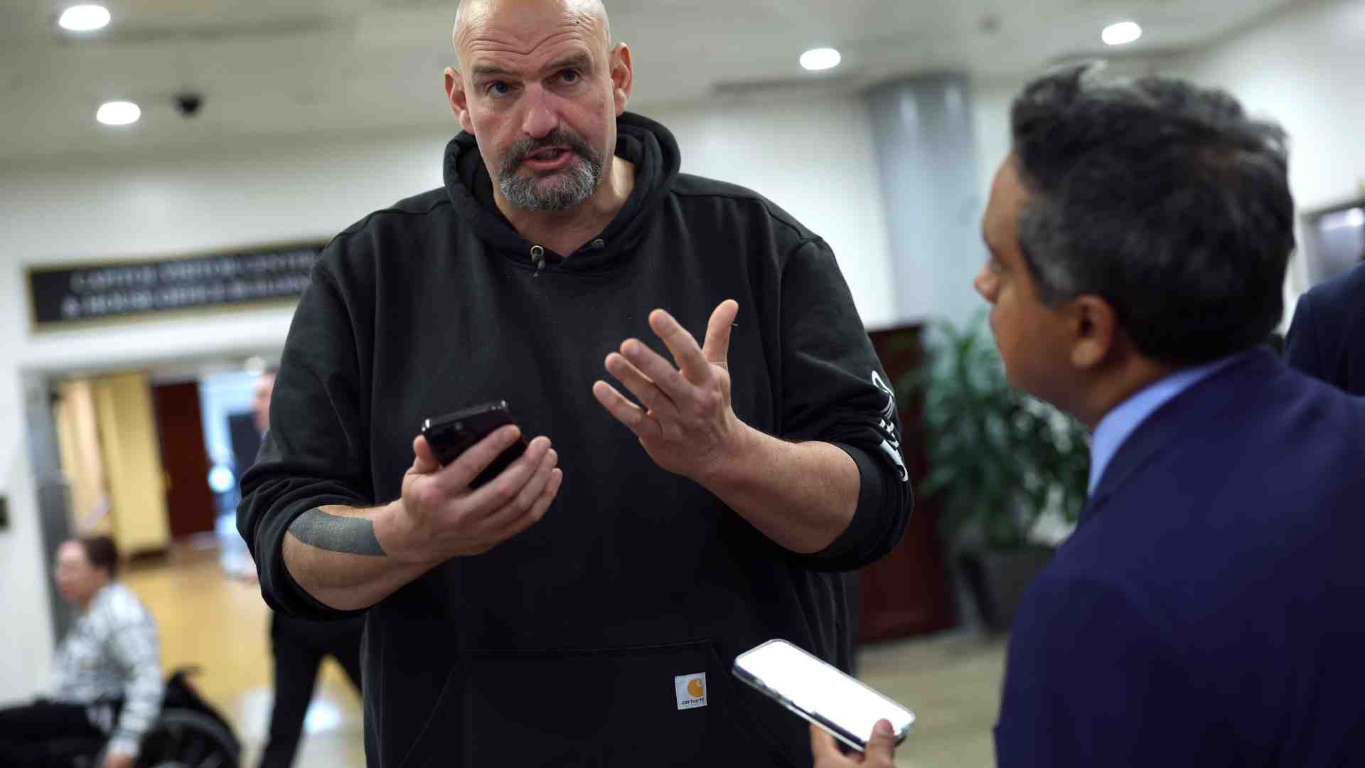 Il senatore della terza via. Ritratto di John Fetterman, che spiazza tutti