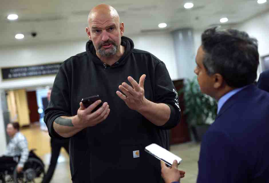 Il senatore della terza via. Ritratto di John Fetterman, che spiazza tutti