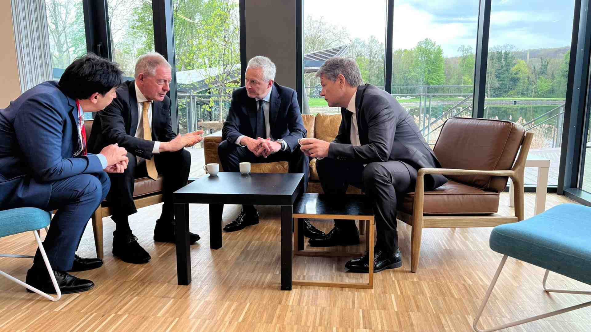 Urso-Le Maire-Habeck: il triangolo industriale per rilanciare le imprese Ue