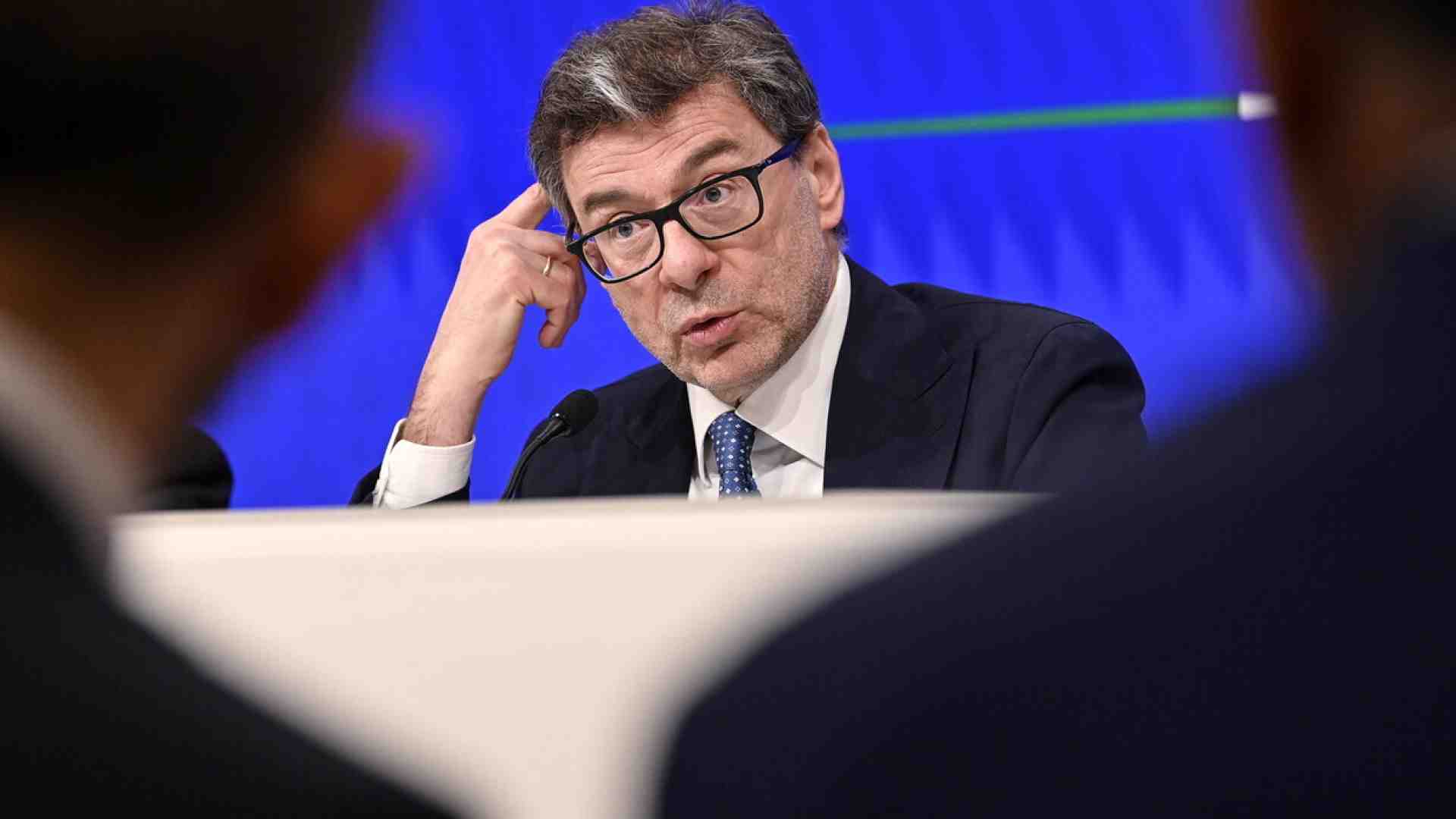 Il Def è lunare ma l’opposizione parla da Marte. Sull’economia si continua a dribblare la realtà