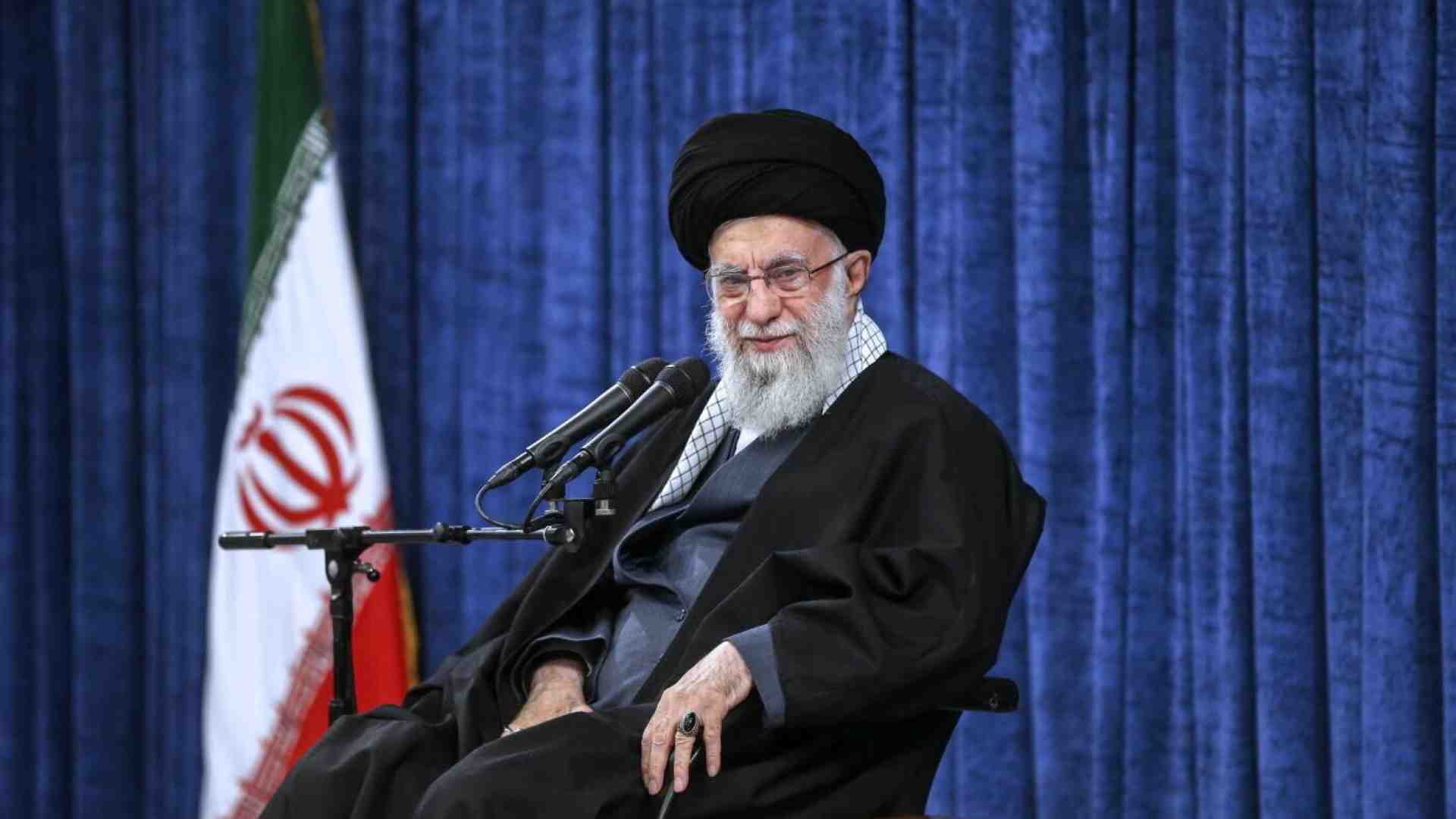 Dopo il raid sul consolato, Khamenei tra la ricerca di un patto e una vendetta-suicidio