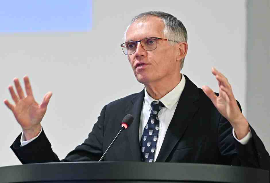 Tavares: "L'addio di Stellantis dall'Italia è una fake news". Urso: "Diano rassicurazioni"