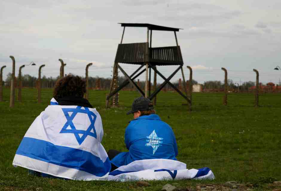 Il disperato tentativo del popolo ebraico di trovare una ragione alla Shoah