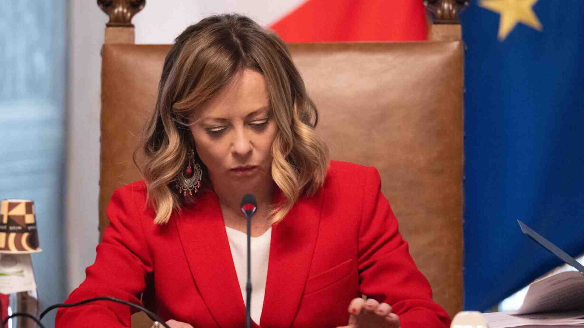 Meloni e l'intelligenza artificiale: osservatori, fondazioni, bollini, startup e panpenalismo