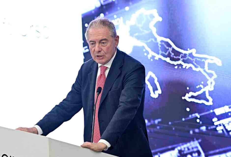 Adolfo Urso e la battaglia contro l'Alfa Romeo Milano, prodotta in Polonia