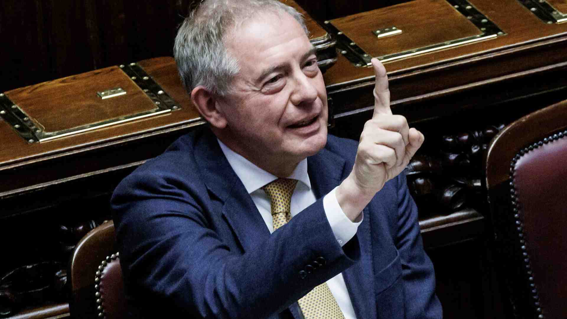 Made in Urso, pasticcia con l'italiano, vuole più Cina e il suo ministero esplode