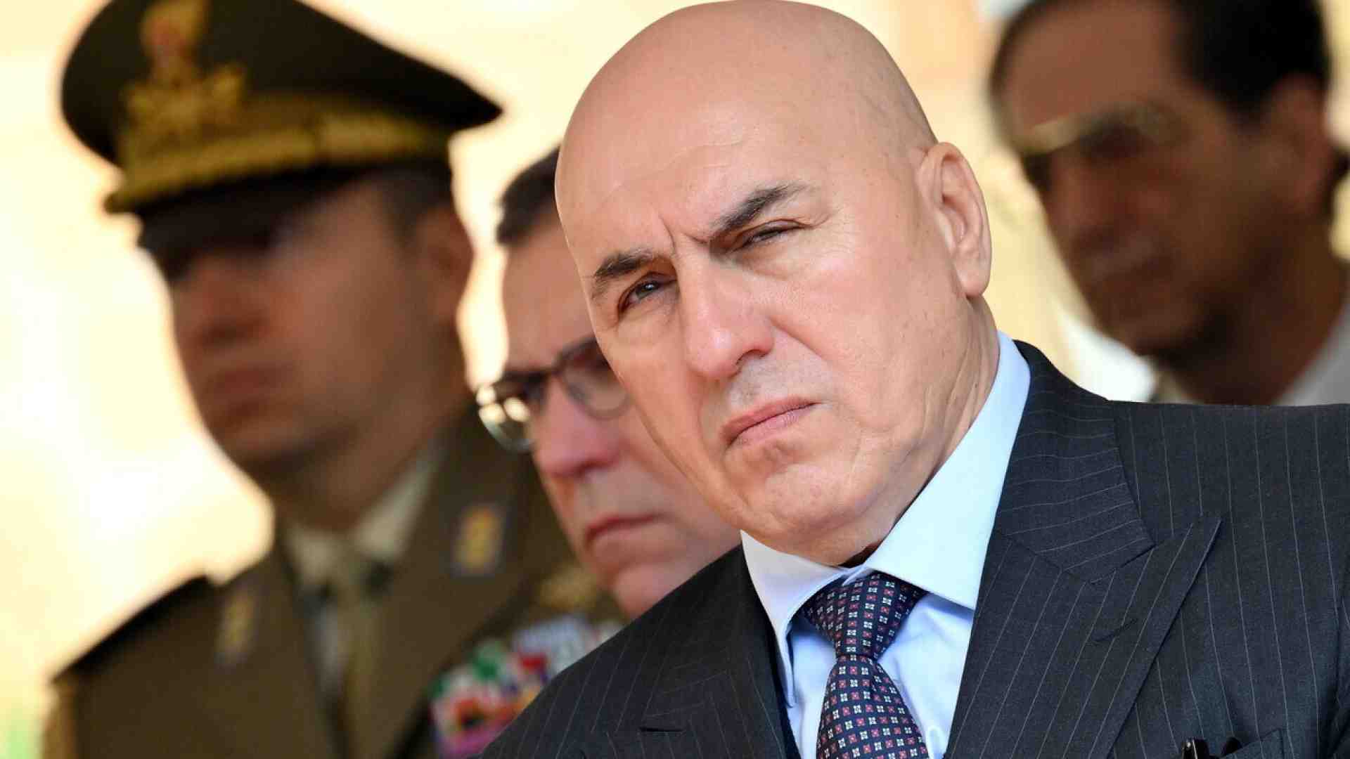 Crosetto: "Attacco dell'Iran gravissimo. Ma Israele non forzi le regole"