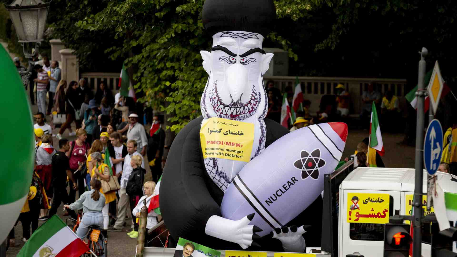 L’attacco flop coi droni è una cosa. Ma se "i pazzi" ayatollah sviluppassero l’atomica?