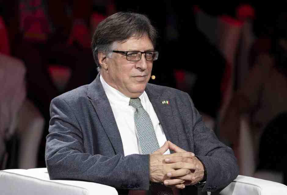 Il professore che spediva carne avariata all'ambasciatore d'Israele