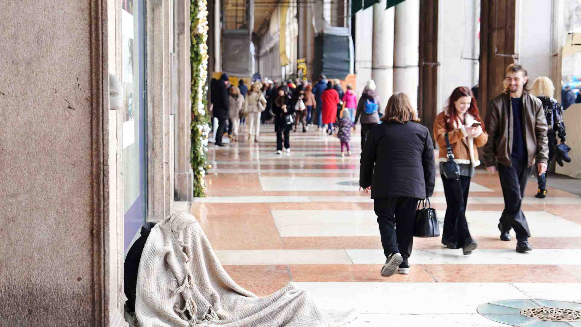 Migliora il benessere degli italiani, ma clima e sicurezza sono a rischio