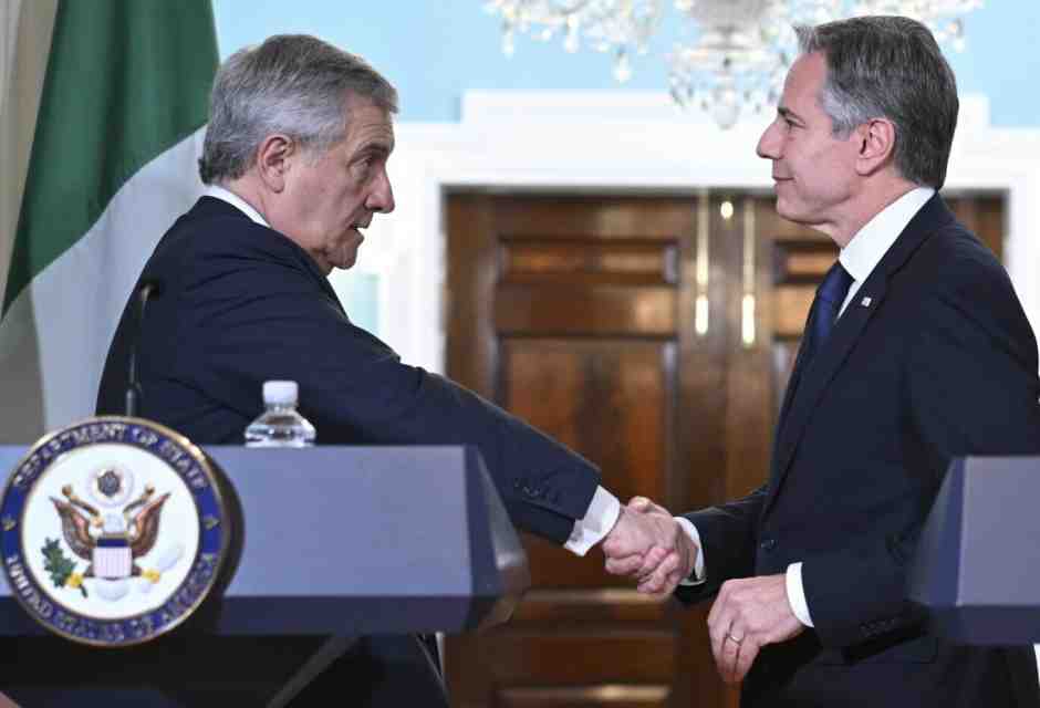 Tajani s'impegna con Blinken a combattere la disinformazione di Mosca e Pechino