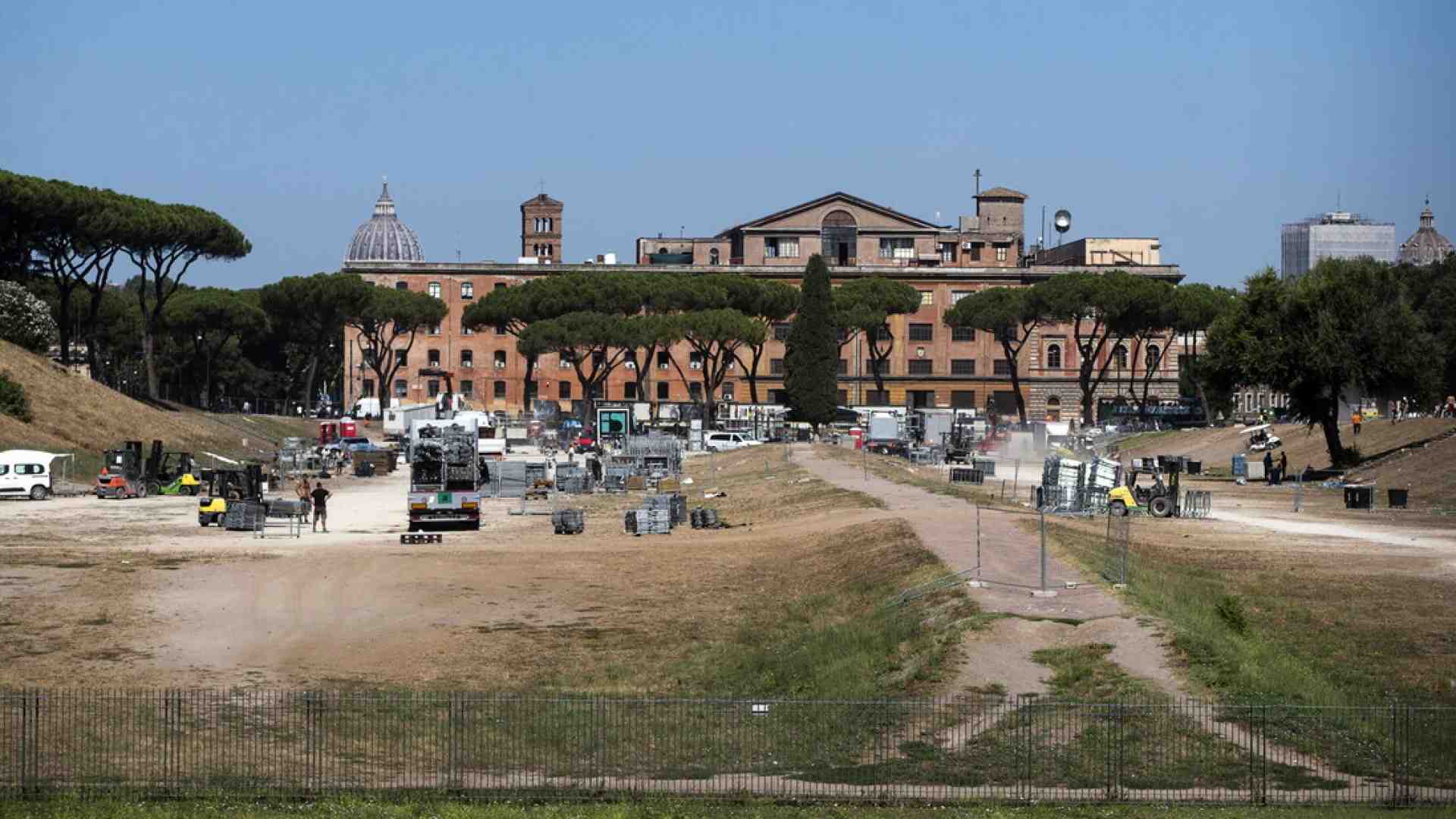 Tutti al Circo massimo, ma per confessarsi