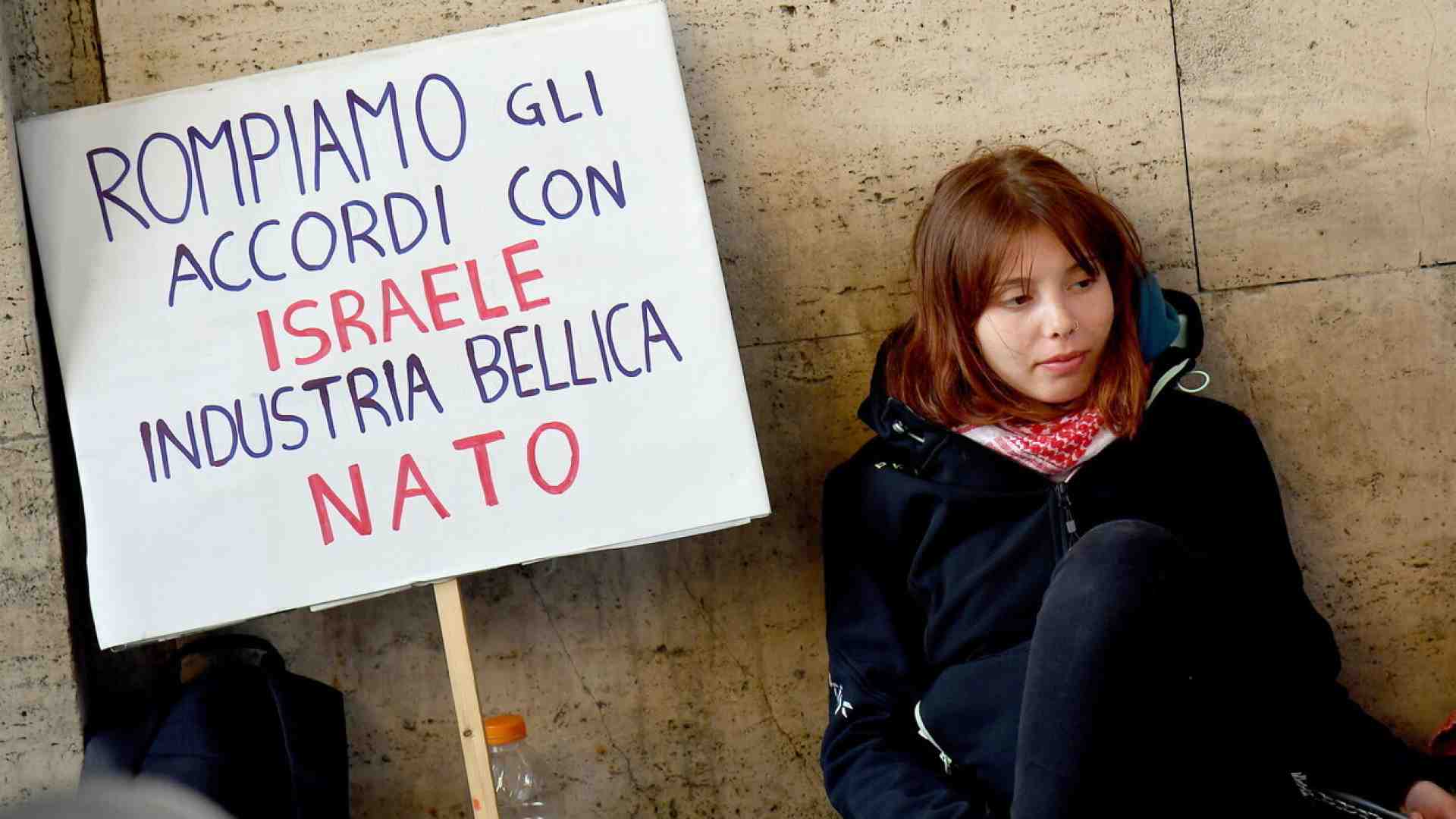 I giovani iraniani vorrebbero la libertà, i collettivi la polizia morale