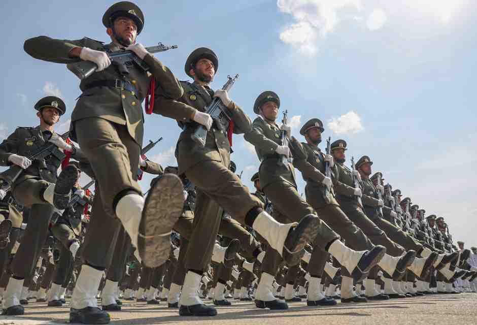 Sanzionare l’Iran non basta più