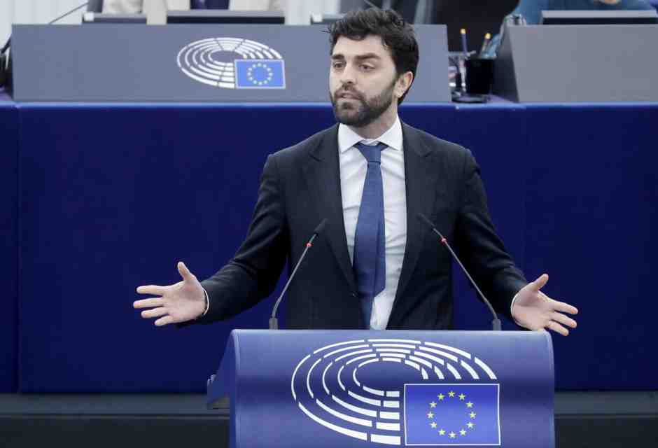 “Draghi ha caratteristiche che ci inquietano”, dice il super salviniano Zanni