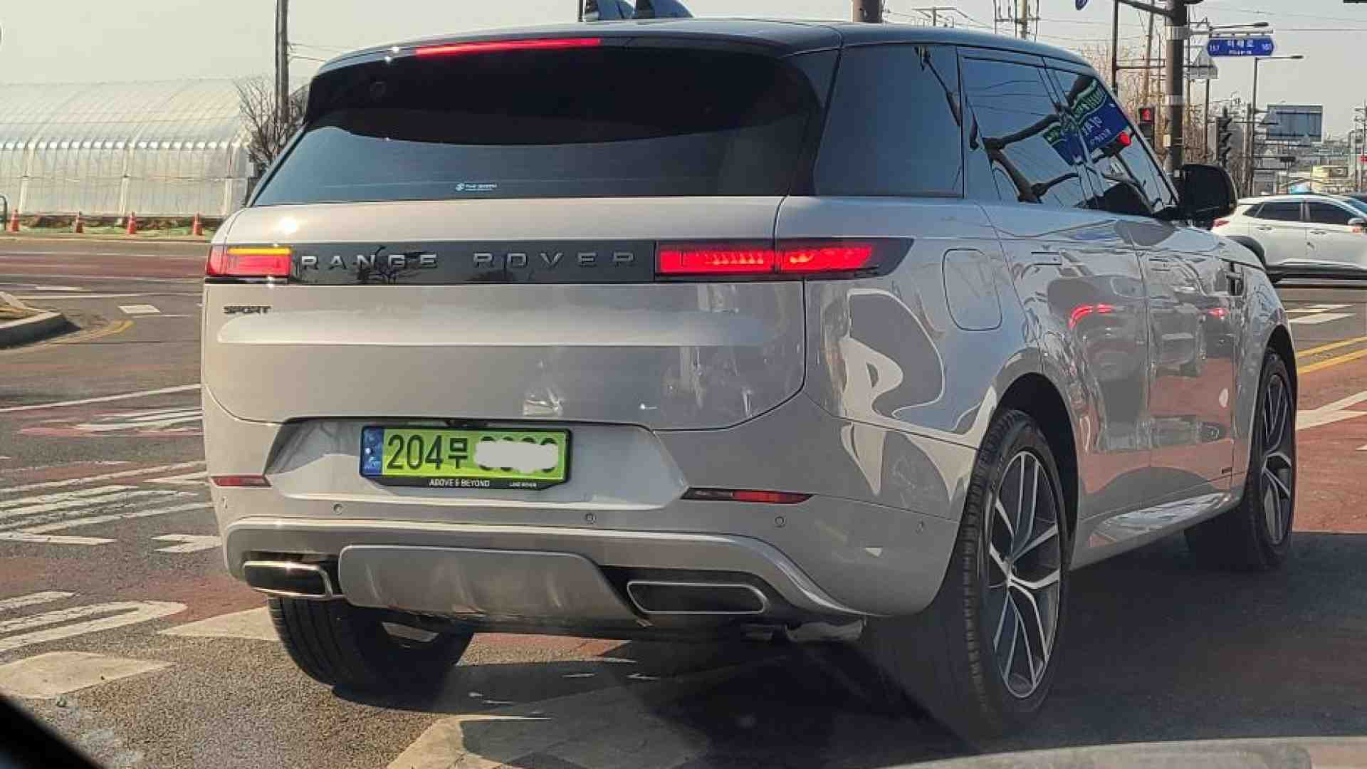 Targa colorata se l'auto di lusso è aziendale: mossa antievasione in Corea