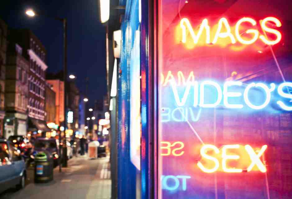 Il benessere fa passare la voglia di fare l’amore, ma sui porno si va fortissimo