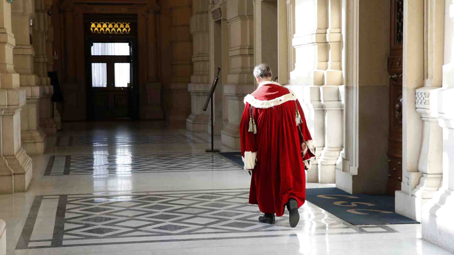 Il diritto di criticare i magistrati. Ci scrive il ministro Carlo Nordio