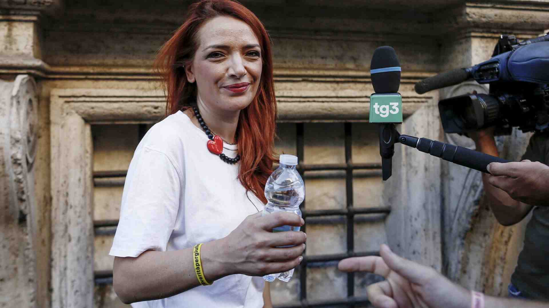 Elly Schlein chiede alla "sardina" Cristallo di correre al sud