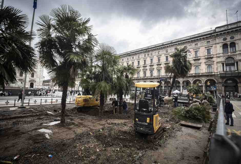Via le palme da Piazza Duomo. Sia lodato Ermenegildo Zegna