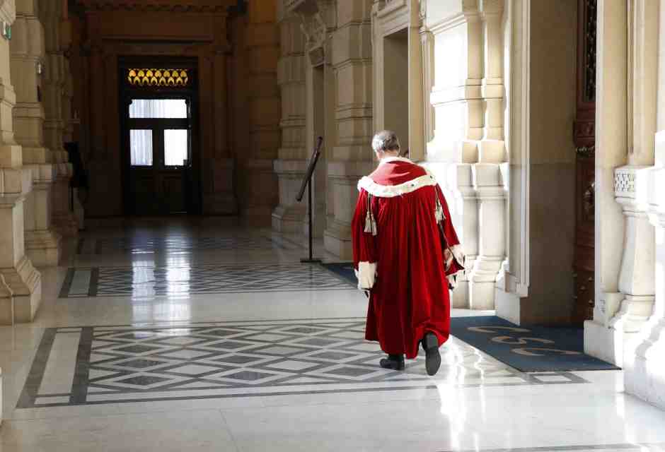 Il diritto di criticare i magistrati. Ci scrive il ministro Carlo Nordio