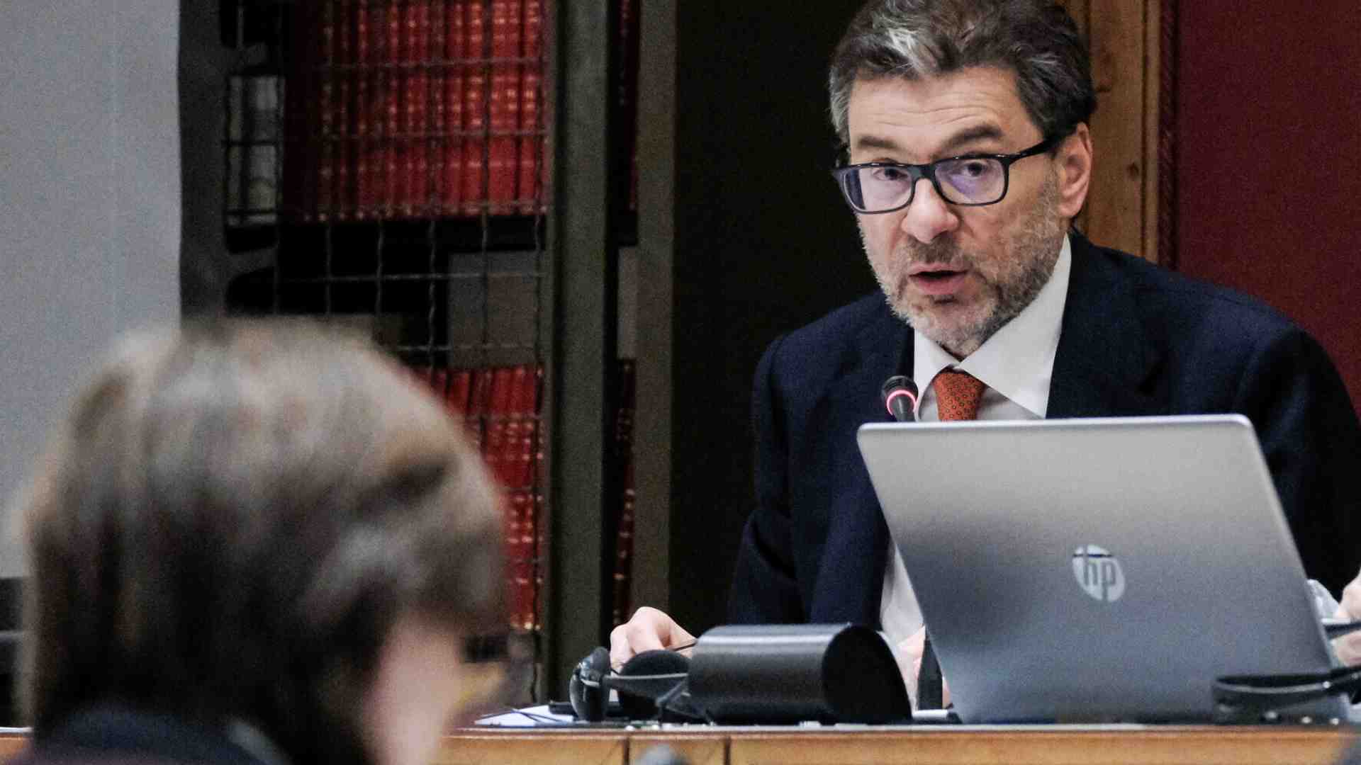 Superdeficit 110%: i pasticci di Giorgetti sul Def
