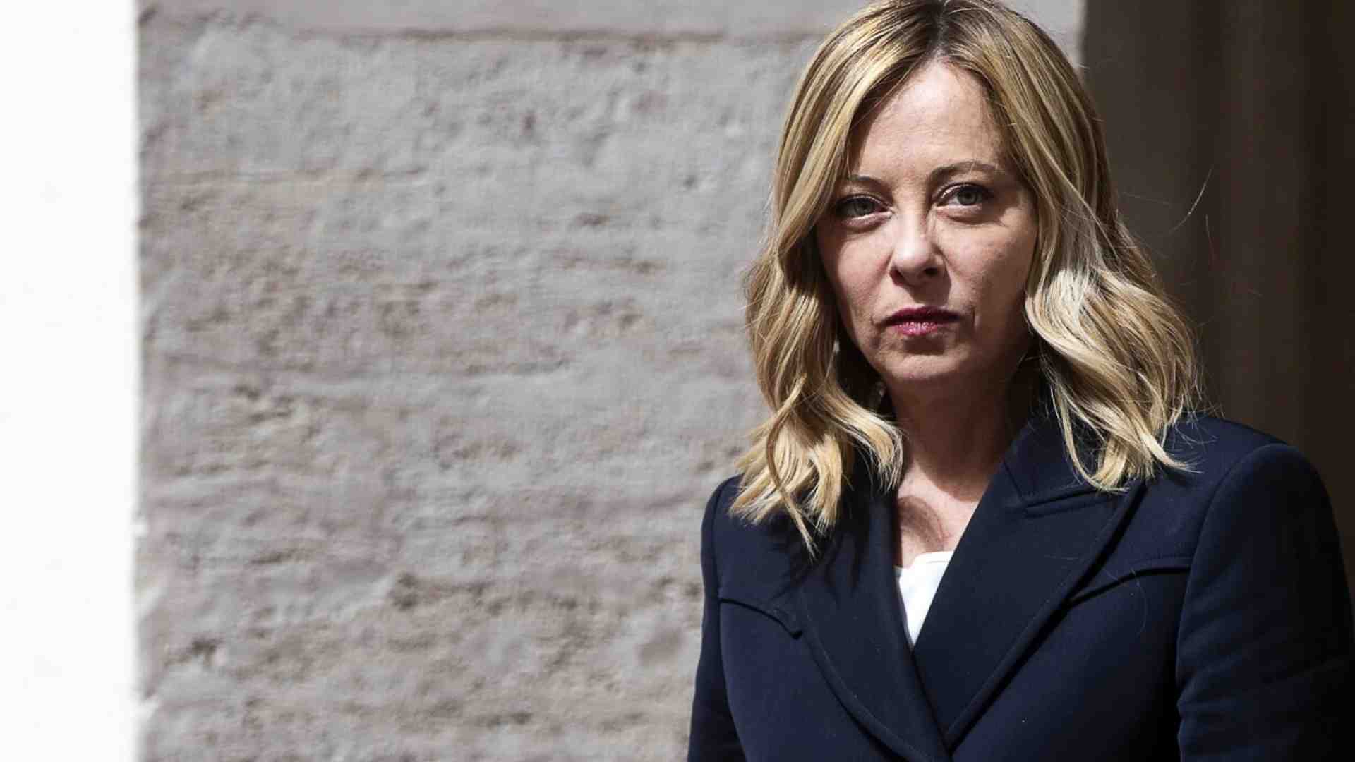 Il bonus tredicesima slitta, ma ci sarà. La premier punta al prossimo Cdm