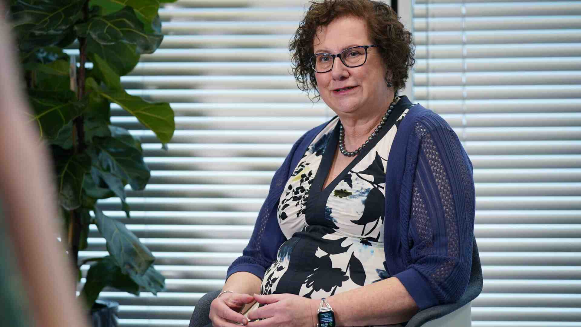 Hilary Cass è una pediatra sotto attacco