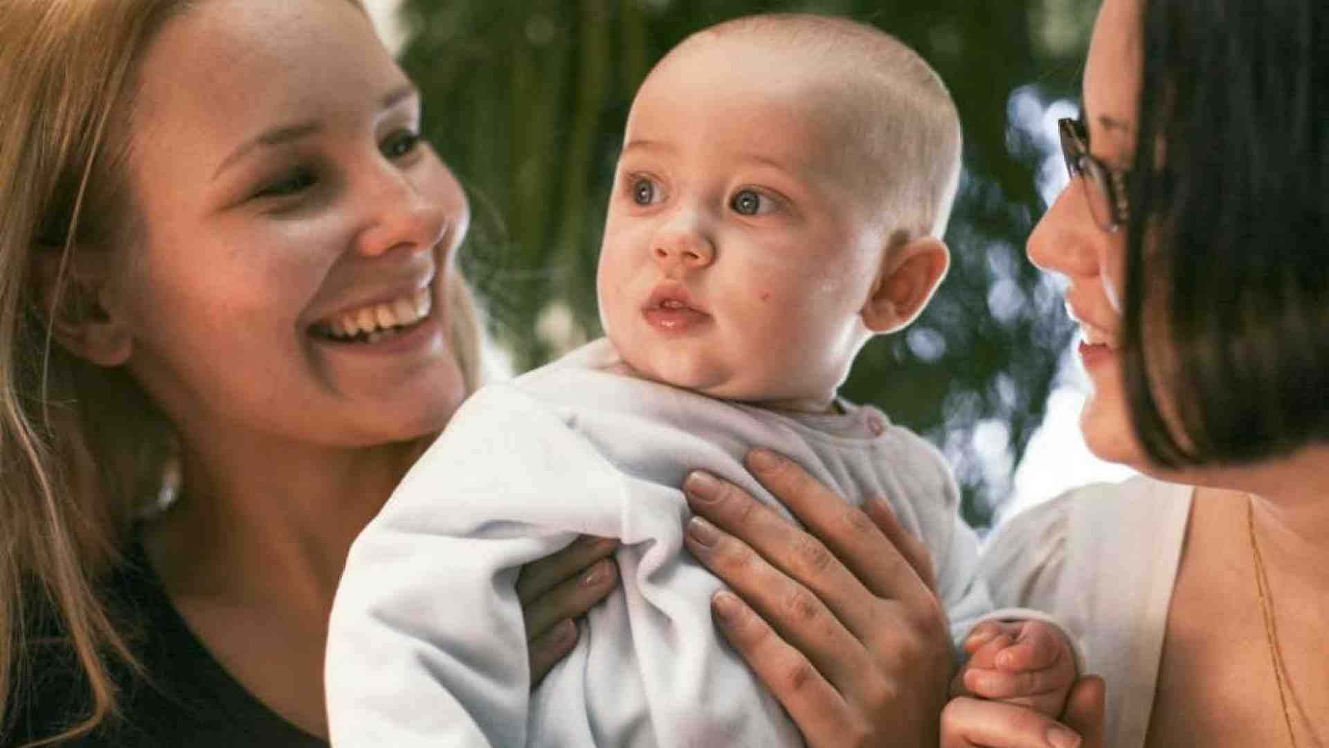 "Non ce la faccio più. Chiedo aiuto a una mamma alla pari"
