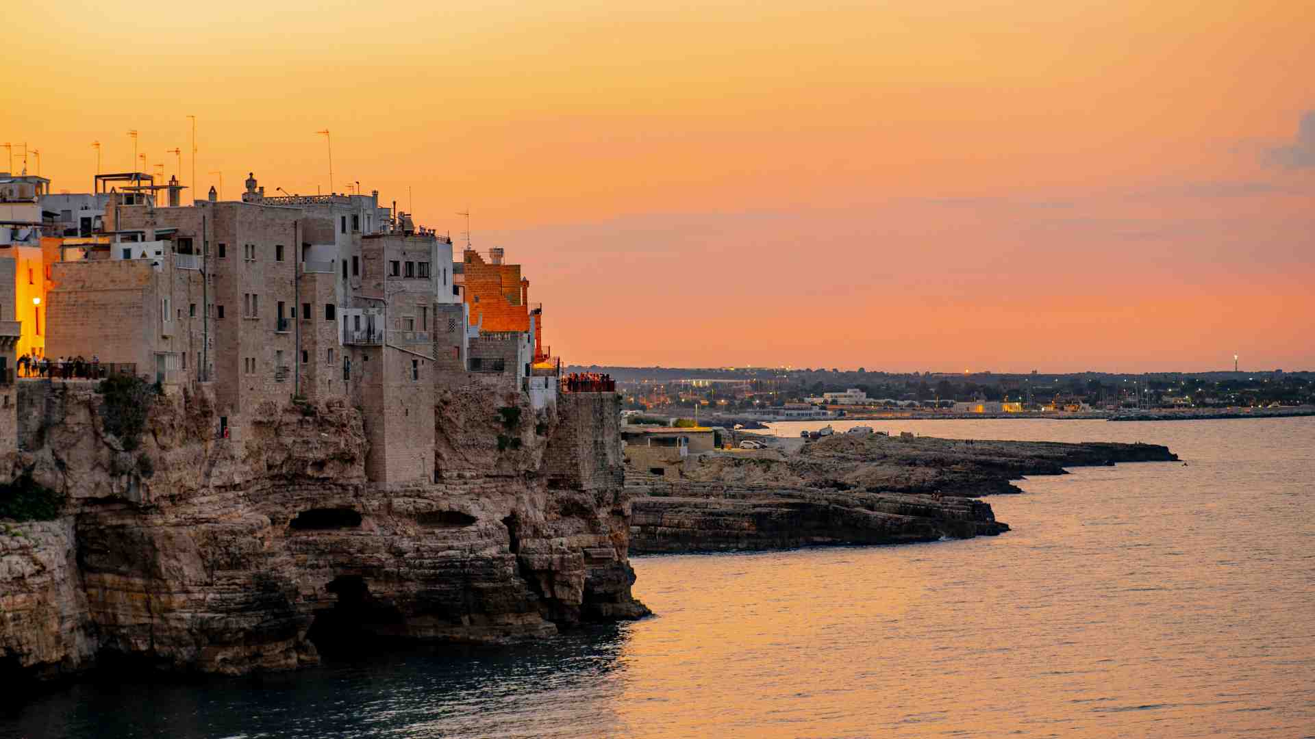 "Ritorno in Puglia". L'ultimo libro di Marco Ferrante è un romanzo giustamente borghese