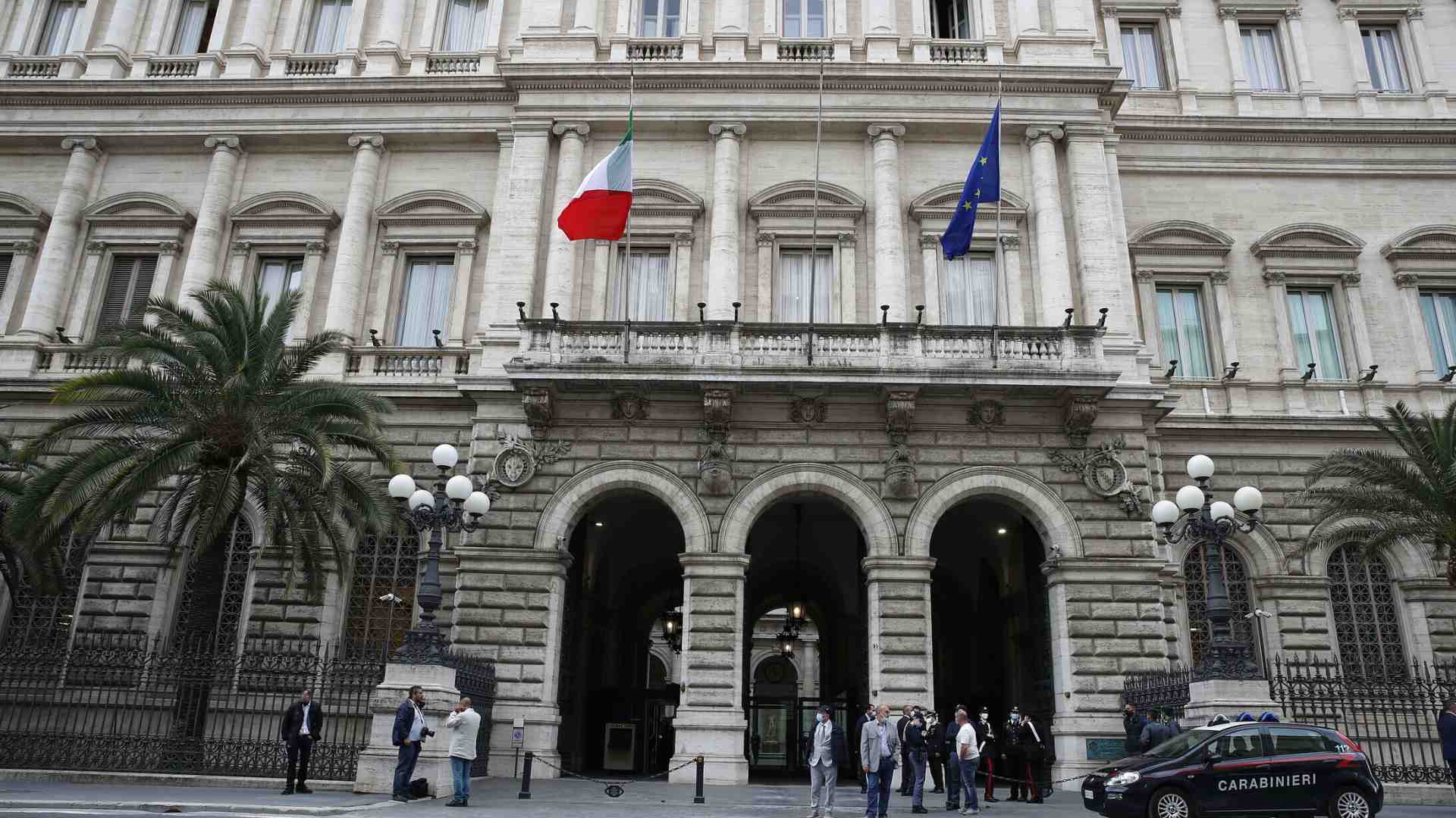 Se vuole uscire dalla trappola dei bonus il governo legga questo paper di Bankitalia